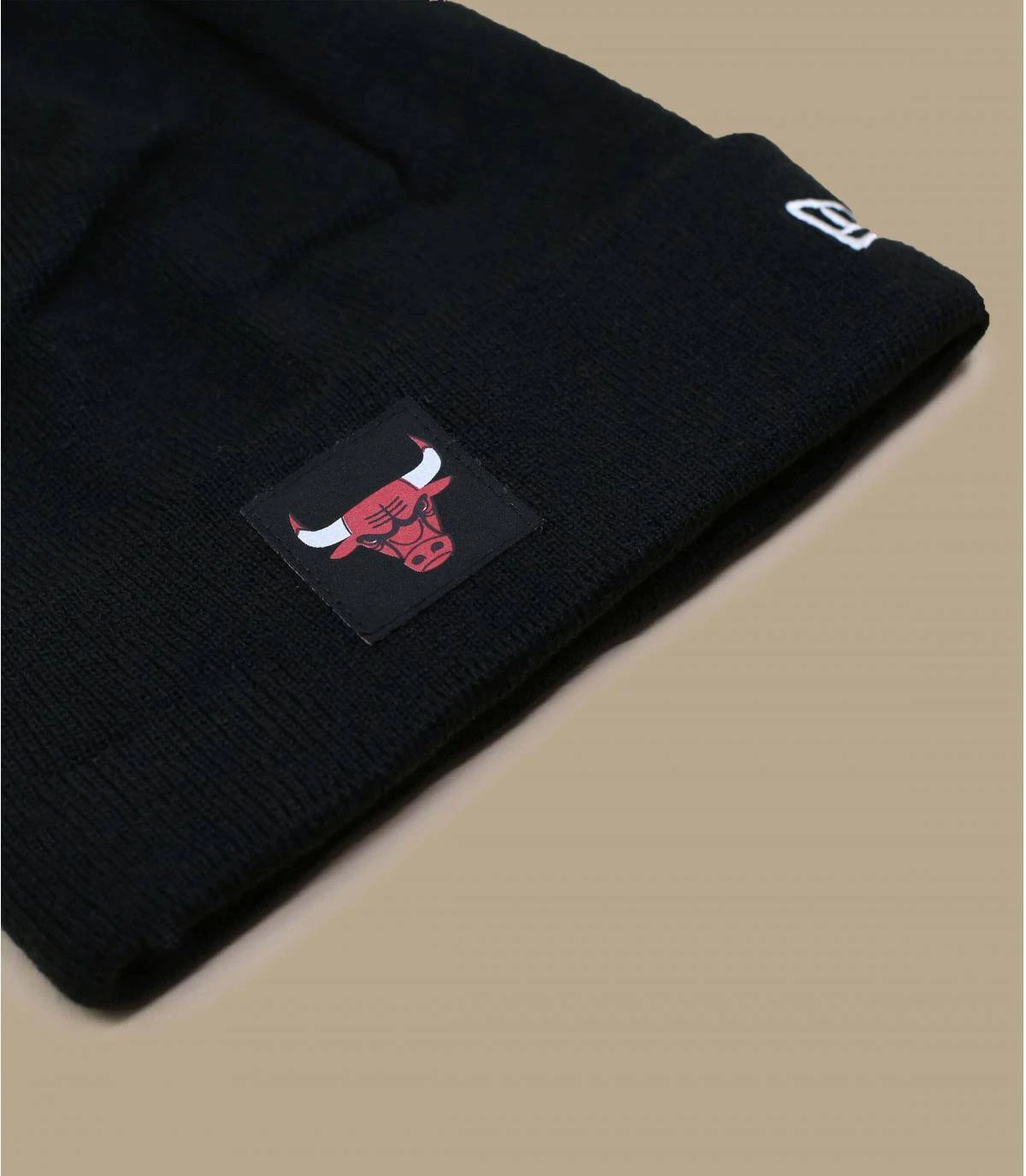 NEW ERA Beanie Team Cuff Bulls Black – Image 2