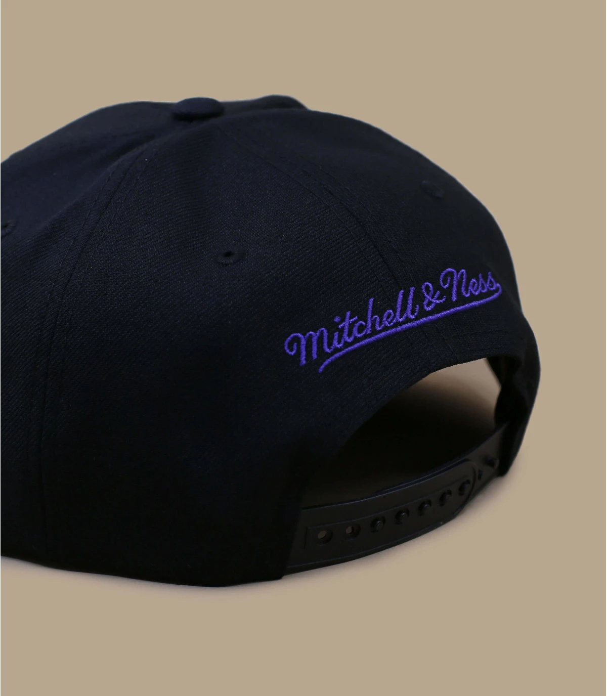 Mitchell & Ness Embroidery Glitch Snapback Lakers – Image 5