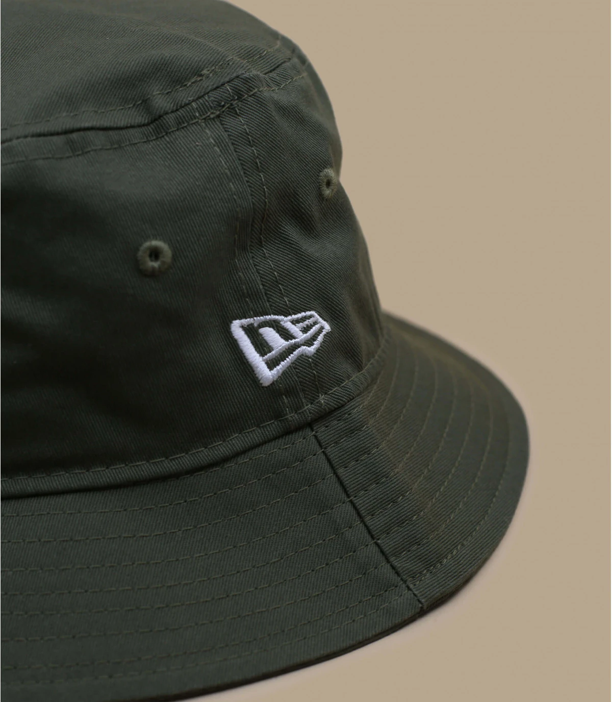 NEW ERA Essential Tapered Bucket Olive – Image 2