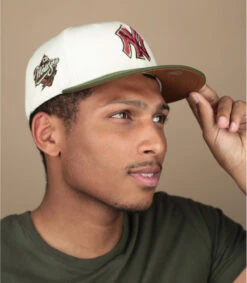 NEW ERA Side Patch 59Fifty New York Yankees Chrome Olive