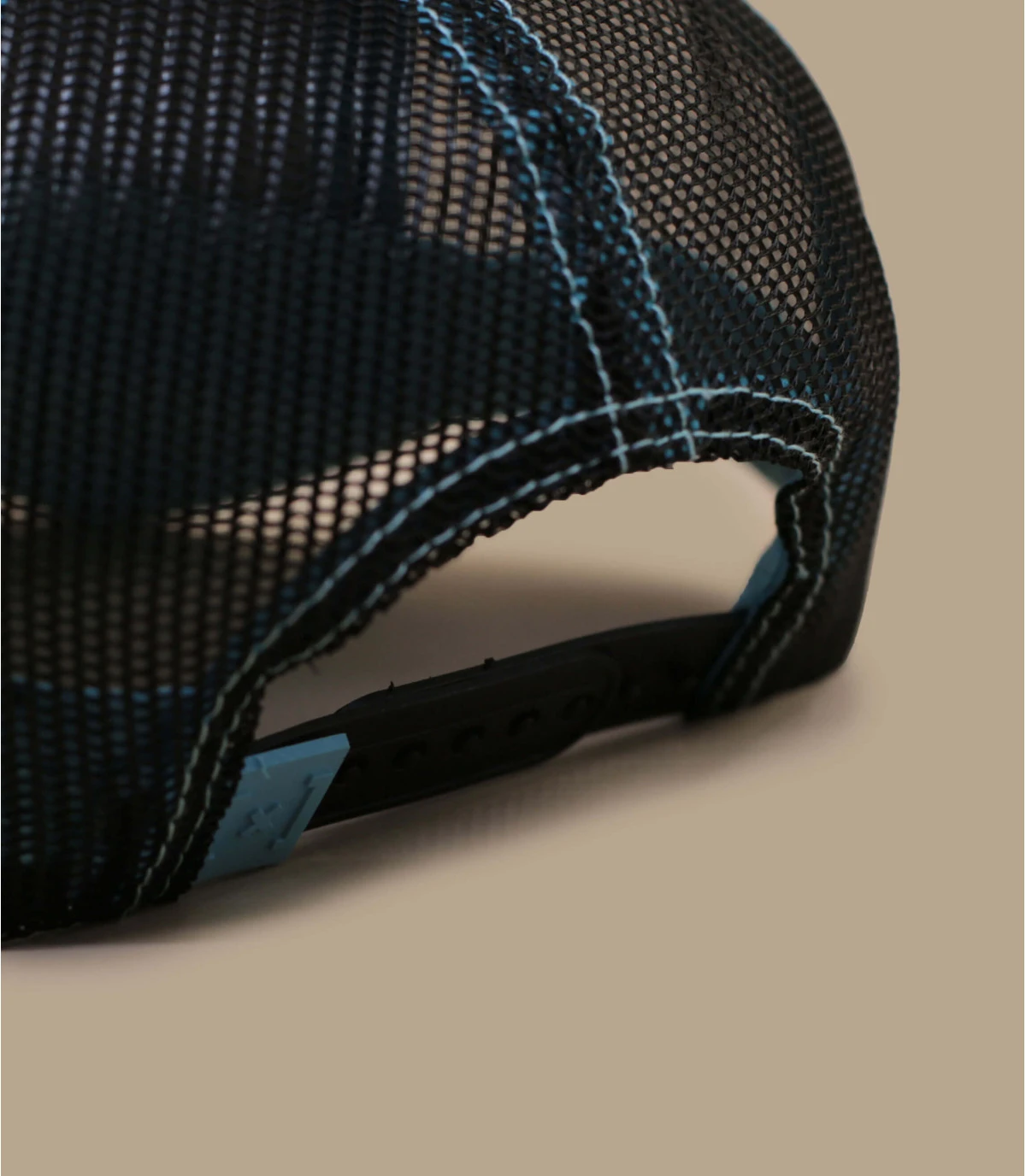 Capslab Trucker Dragon Ball Super Goku – Image 5