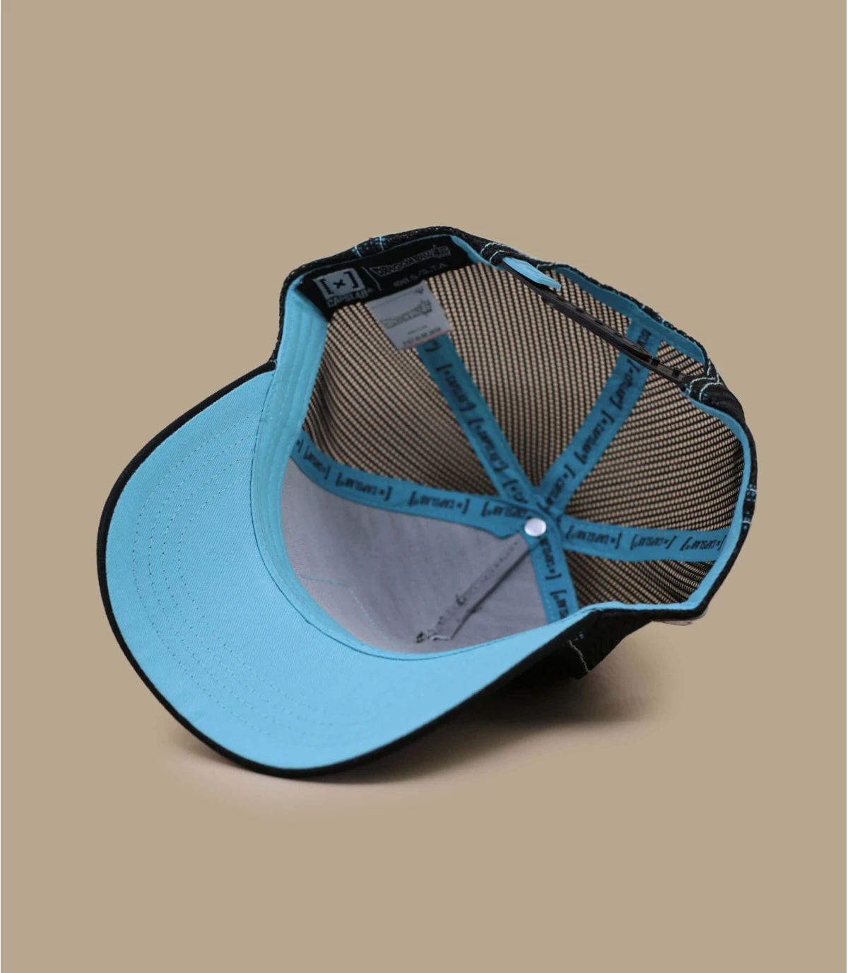 Capslab Trucker Dragon Ball Super Goku – Image 6